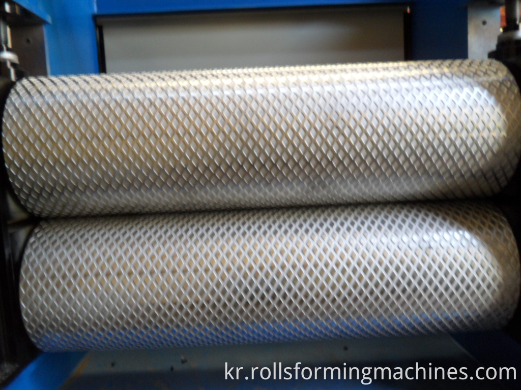 금속 시트 엠보싱 기계 metal sheet embossing machine